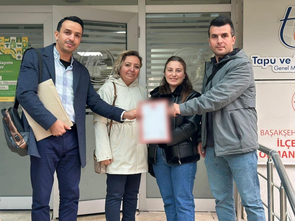 Tapu teslim gününden bir kare (30)