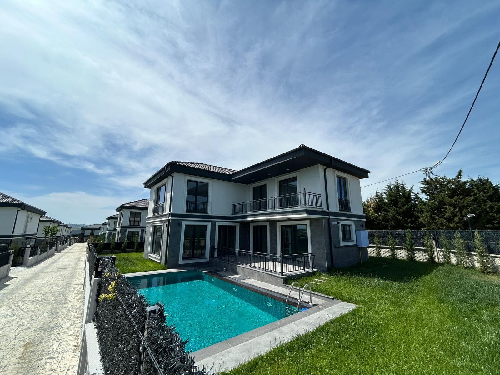 Selimpaşada Müstakil 4+1 220 M Havuzlu Villa